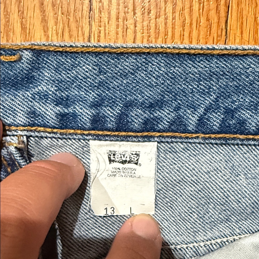 Levi Women's Blue Frayed Hem Jeans - Picture 2 of 5